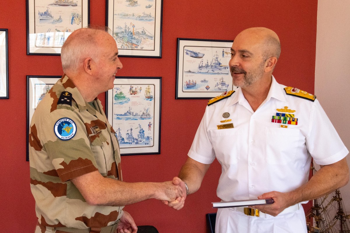 Commander CTF 150 visits Joint Commander of French Forces in the Indian ...